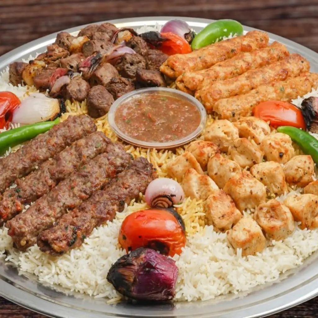 صحن مشاوي مشكل مع رز
